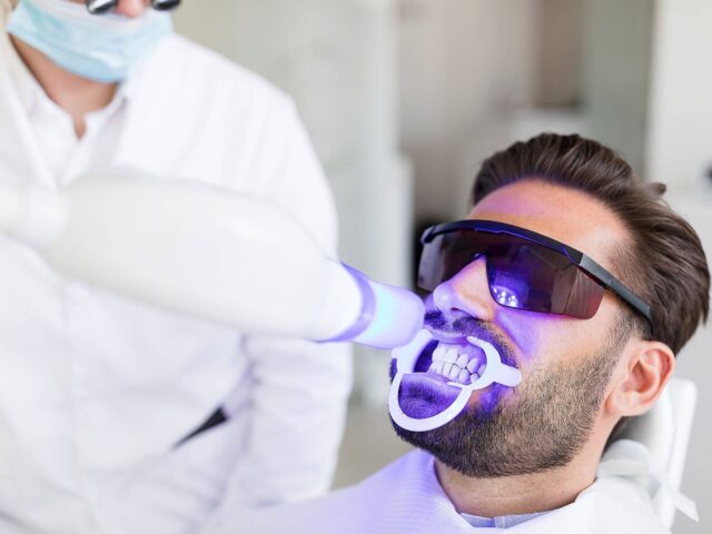Sbiancamento-dentale-professionale-zoom https://sorridiallavita.it/wp-content/uploads/2026/04/Sbiancamento-dentale-professionale-zoomC2AE-640x480.jpg