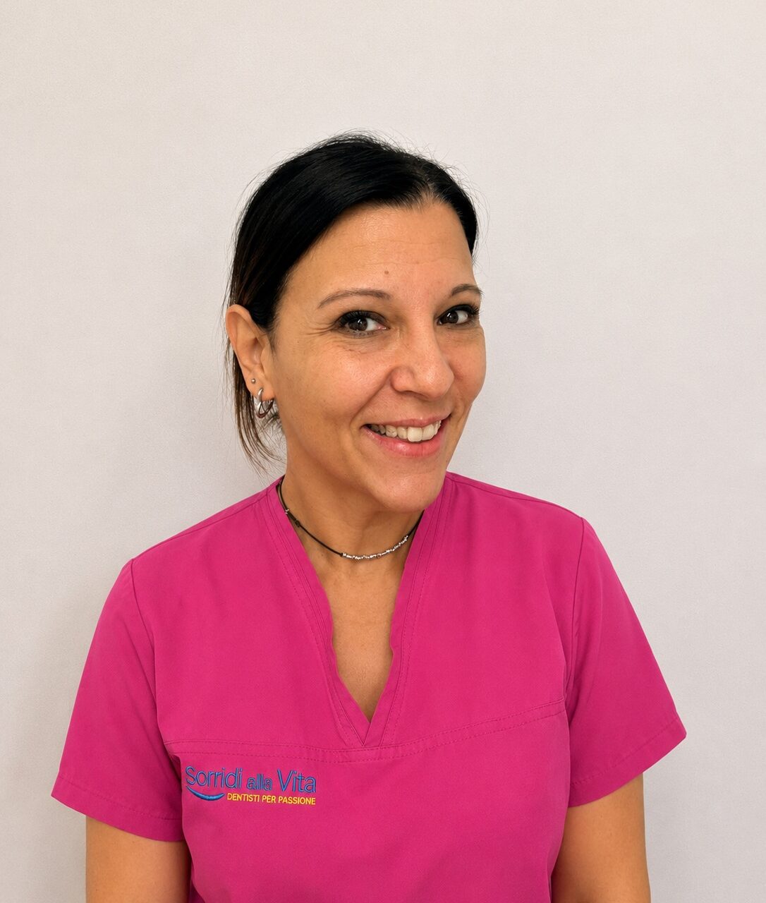 https://sorridiallavita.it/wp-content/uploads/2026/06/BarbaraBenecchifrontOfficeesegretaria-1086x1280.jpeg